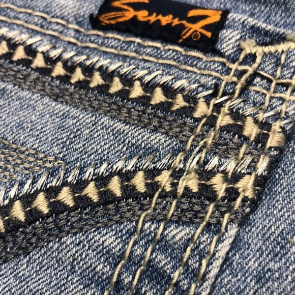 LIKE NEW SEVEN7 FACTORY DENIM CAPRIS 6/28x17 EMBROIDERED BACK POCKETS 🦋 - Picture 7 of 15